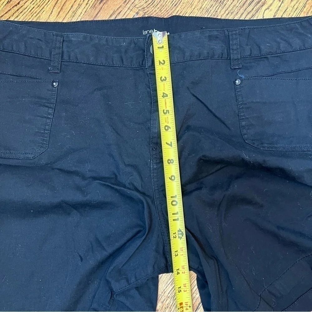 LANE BRYANT Plus Size 22 Black Stretch Cotton Girlfriend Boyfriend Short Classic